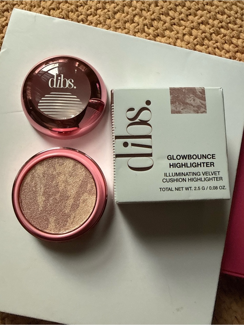 dibs. Glowbounce Illuminating Velvet Cushion Highlighter — Pink Gold